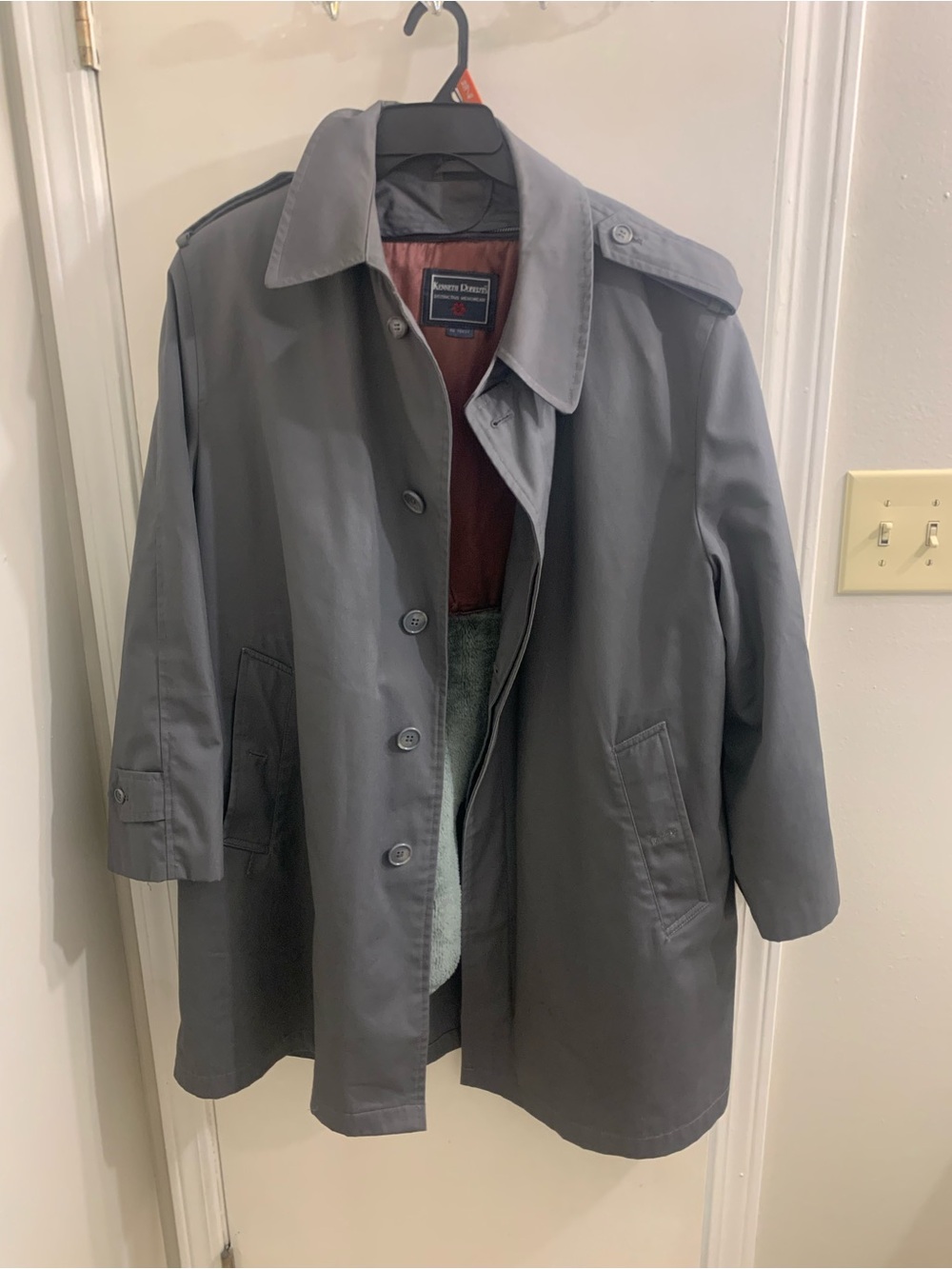 Vintage Kenneth Roberts Men's Gray Trench Coat with Classic Collar